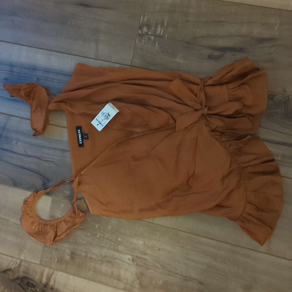 Express Wrap Around Top